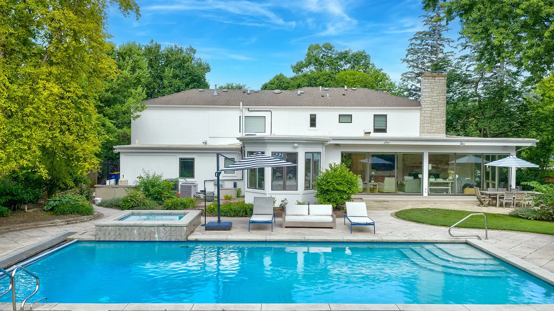 Photo of 911 Oak Drive
