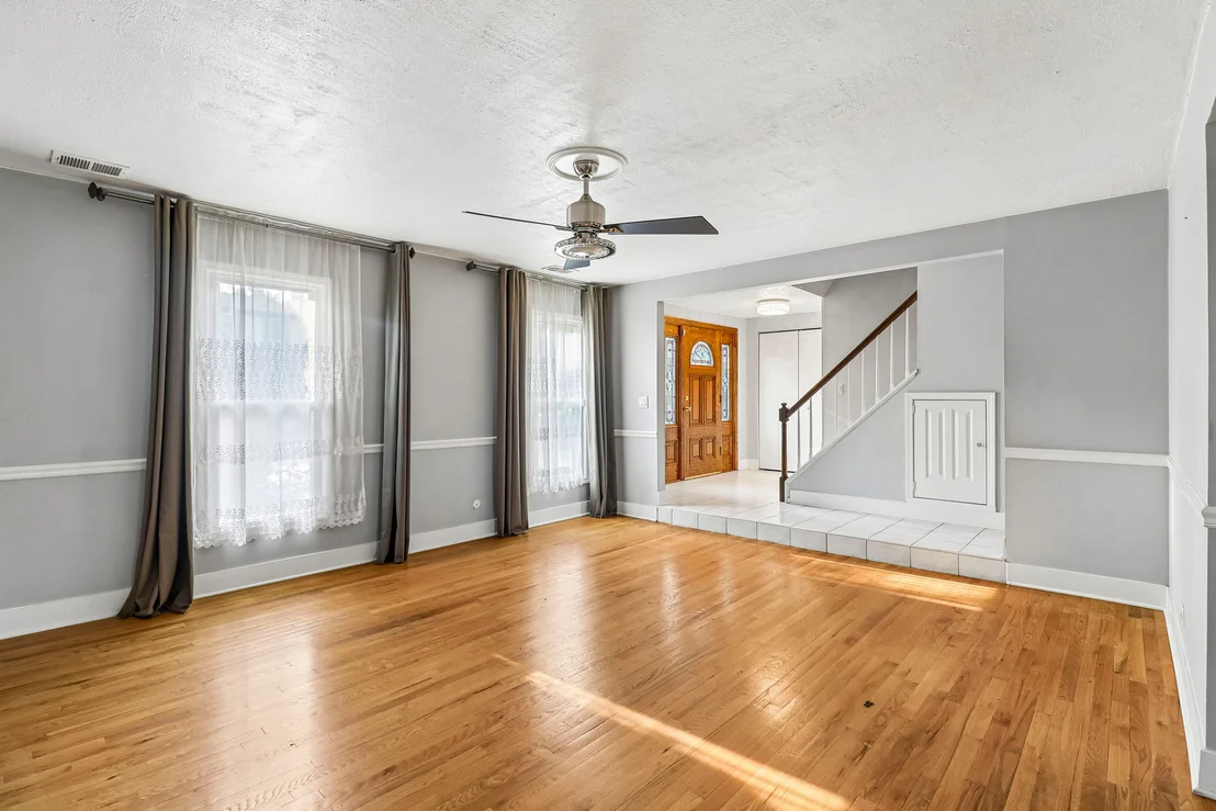 Photo of 702 Buffalo Circle