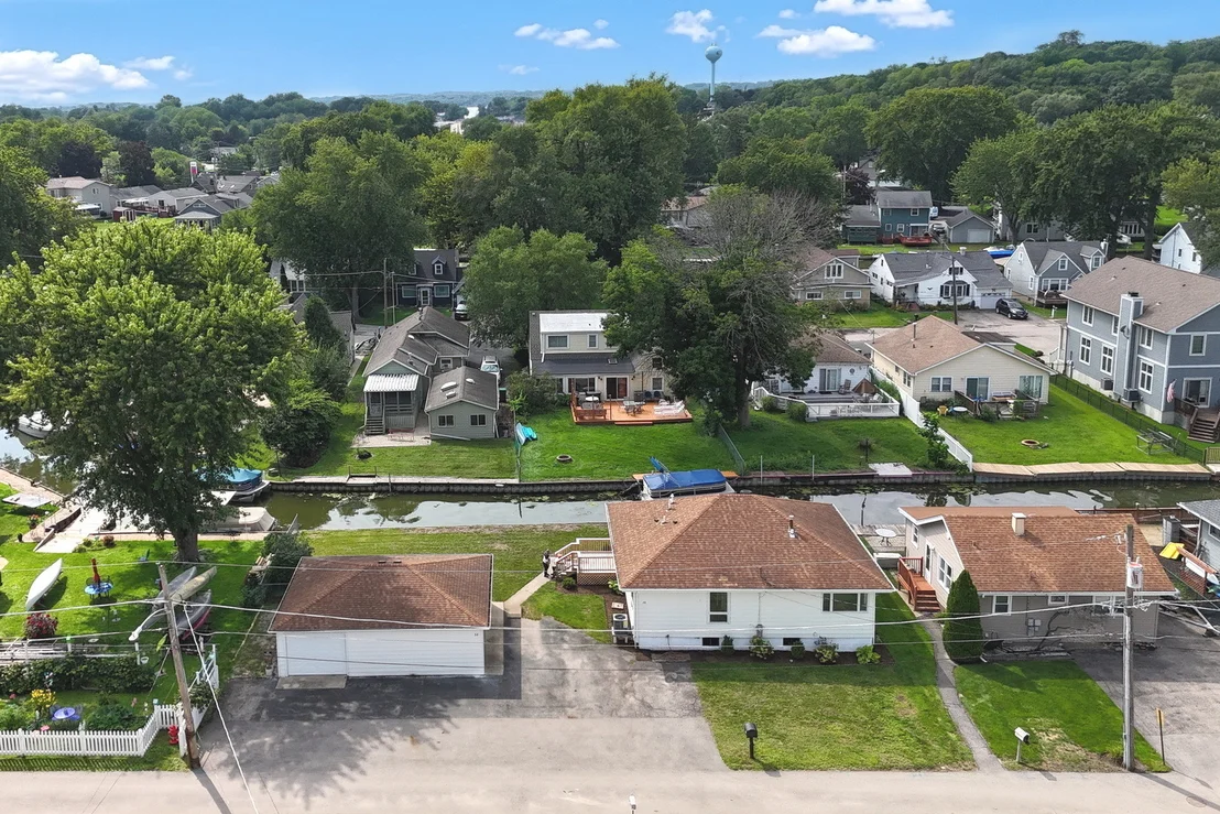 Photo of 28 Lakeside Lane