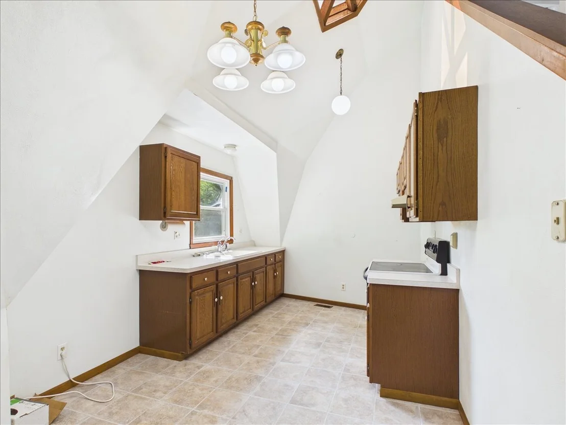 Photo of 1636 Larchmont Road