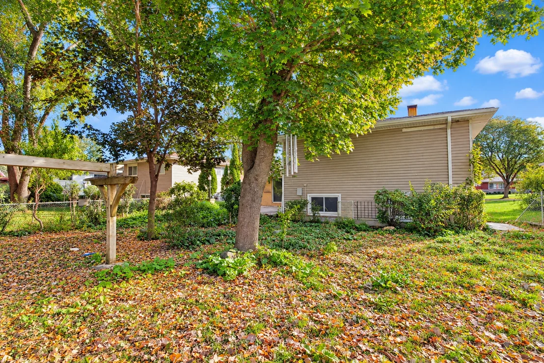 Photo of 984 Cuyahoga Drive