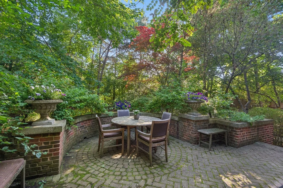 Photo of 770 Sheridan Road
