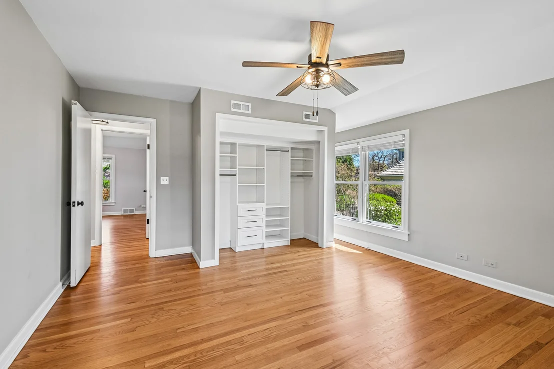 Photo of 939 Westcliff Lane SE