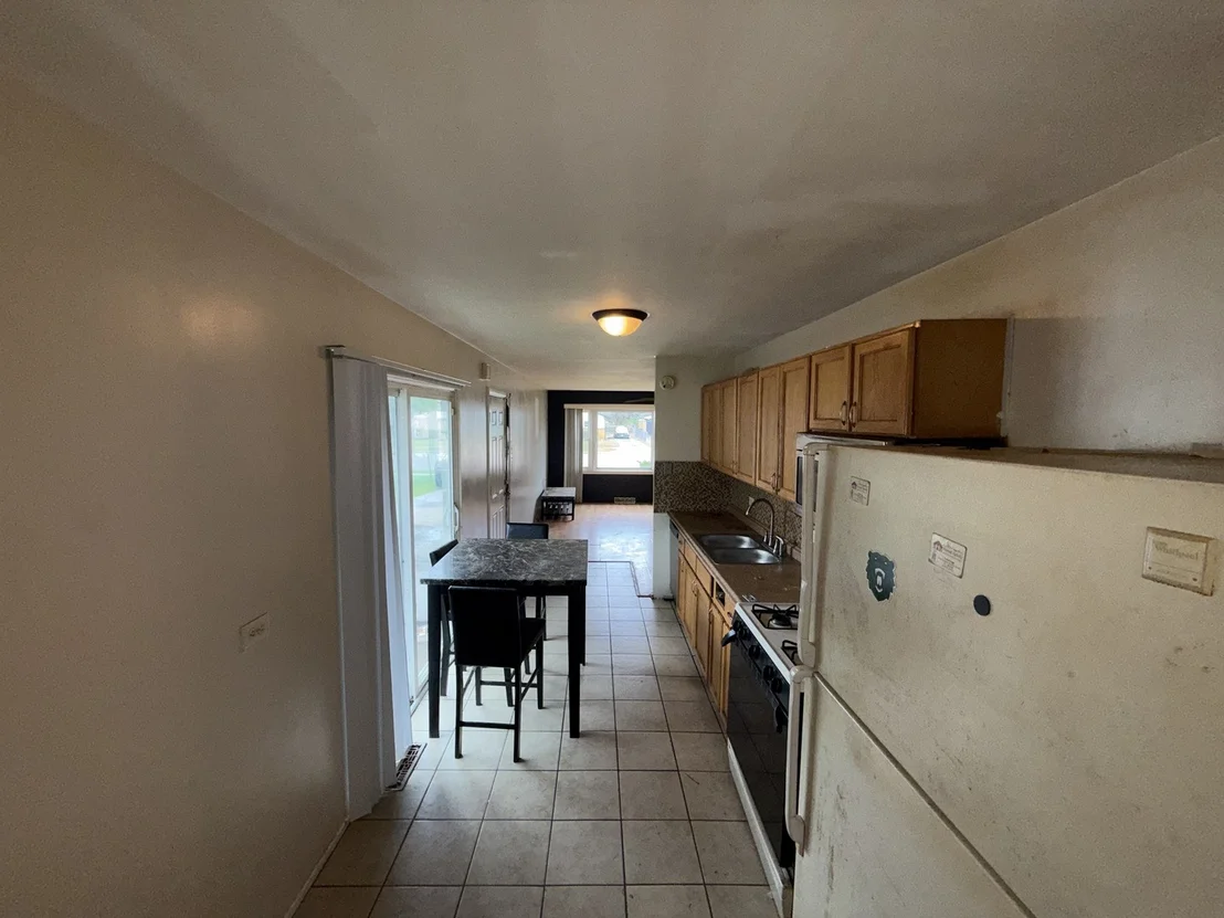 Photo of 16438 Wood Street