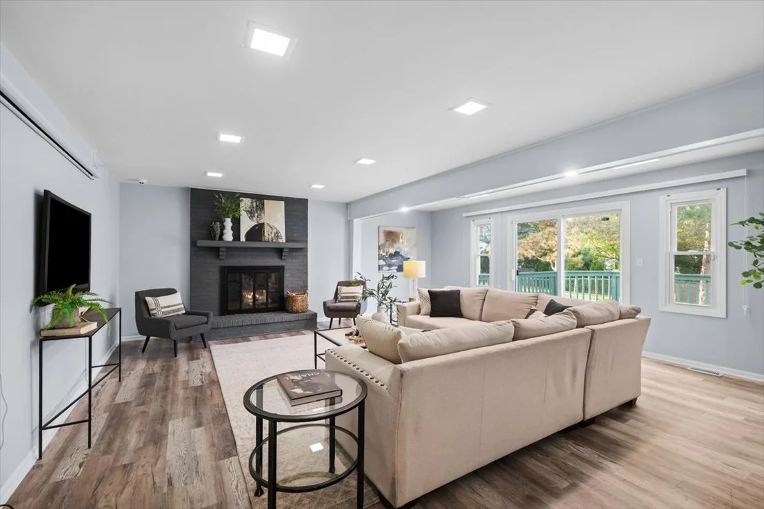 Photo of 410 Thompson Boulevard