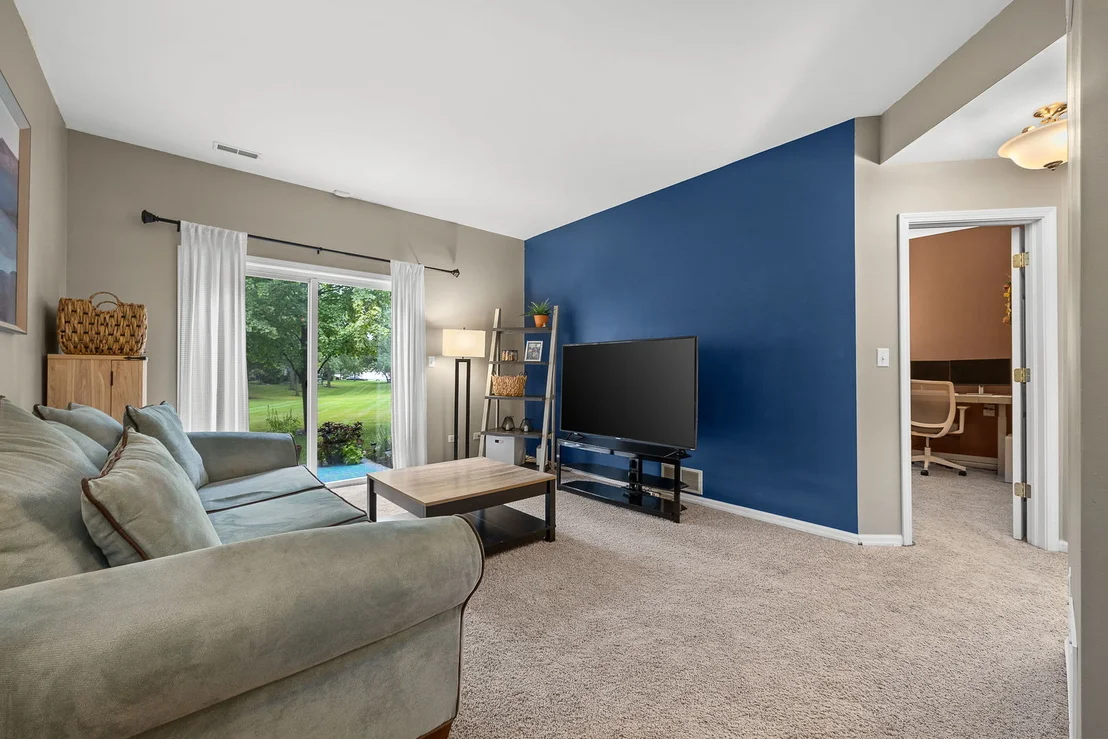 Photo of 347 Gladstone Lane