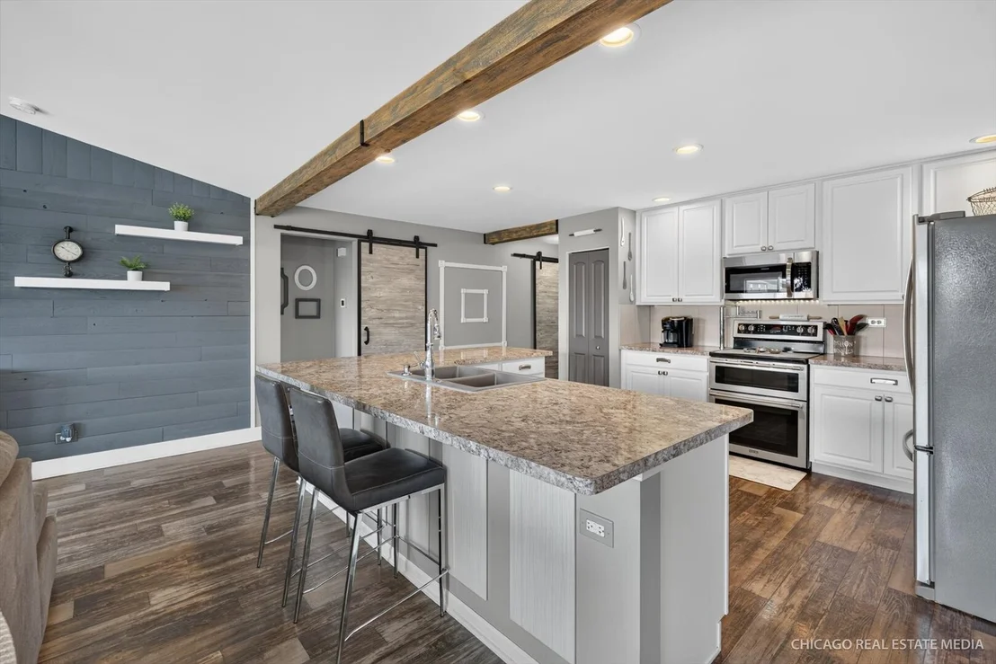Photo of 1002 Chestnut Drive