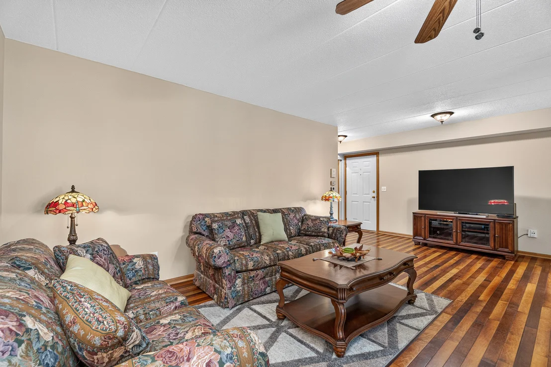 Photo of Unit 2D at 6845 Forestview Drive