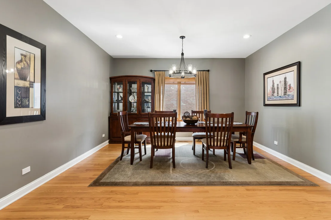 Photo of 2532 Illinois Road