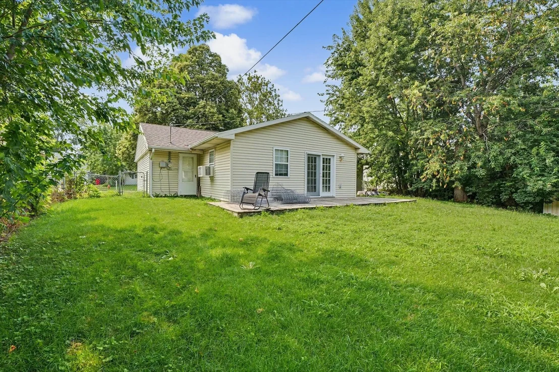 Photo of 810 MAPLEPARK Drive
