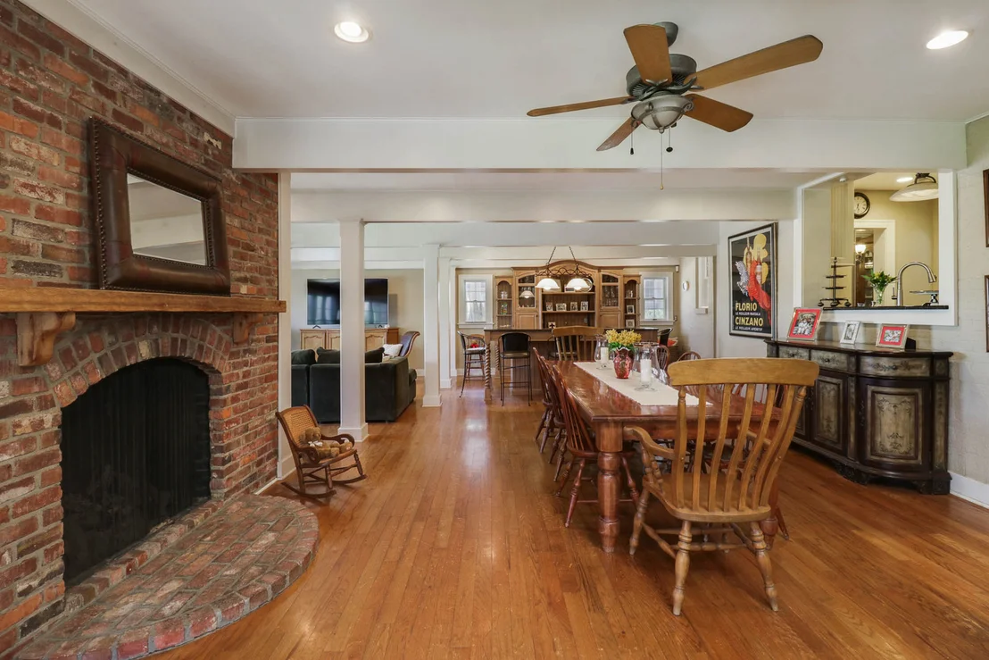 Photo of 1202 Elmwood Road
