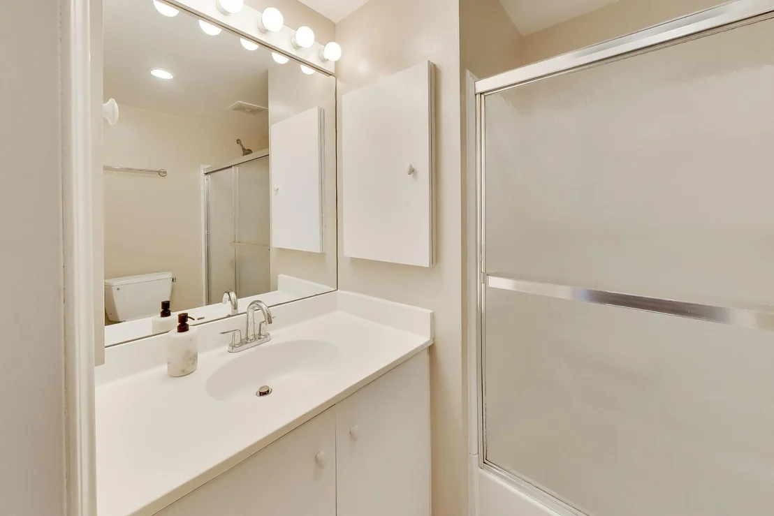 Photo of Unit 0 at 320 Linden Avenue