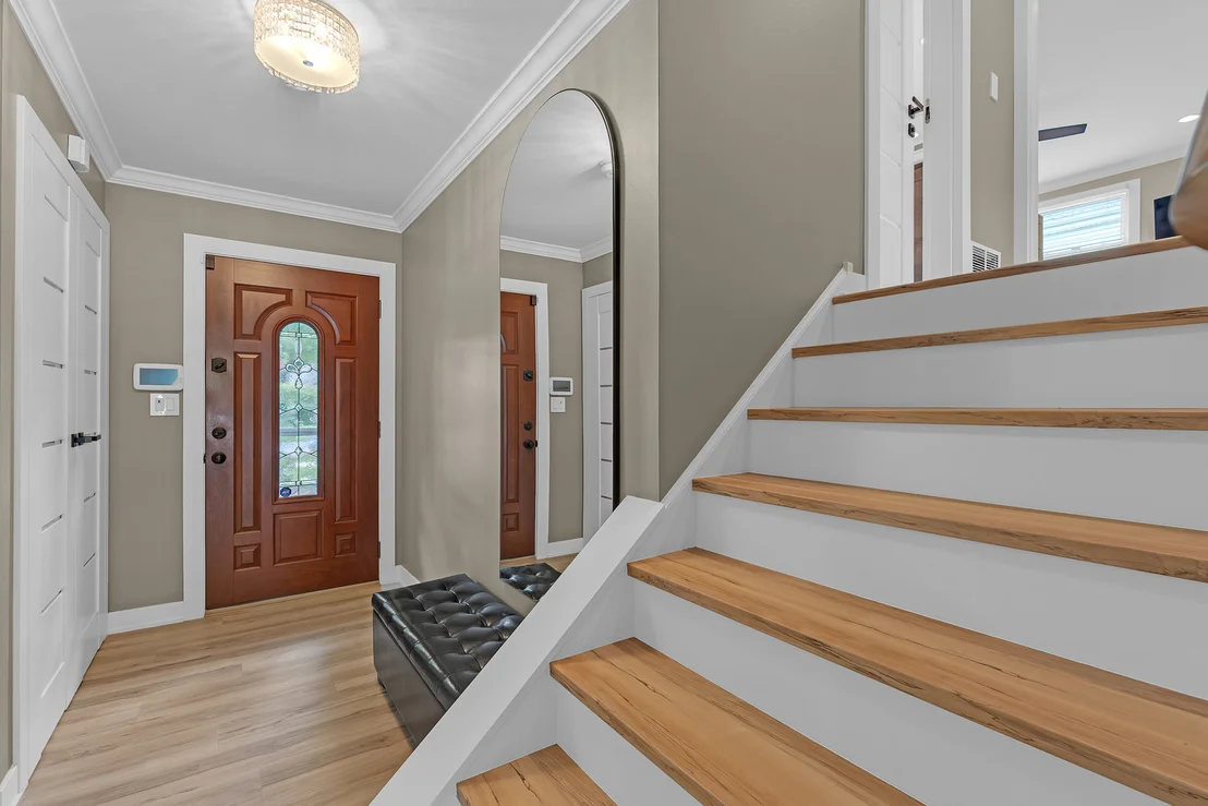 Photo of 210 W Pickwick Road