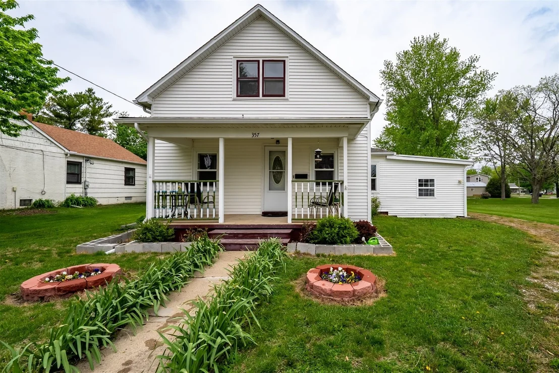 Photo of 357 W 3rd Street