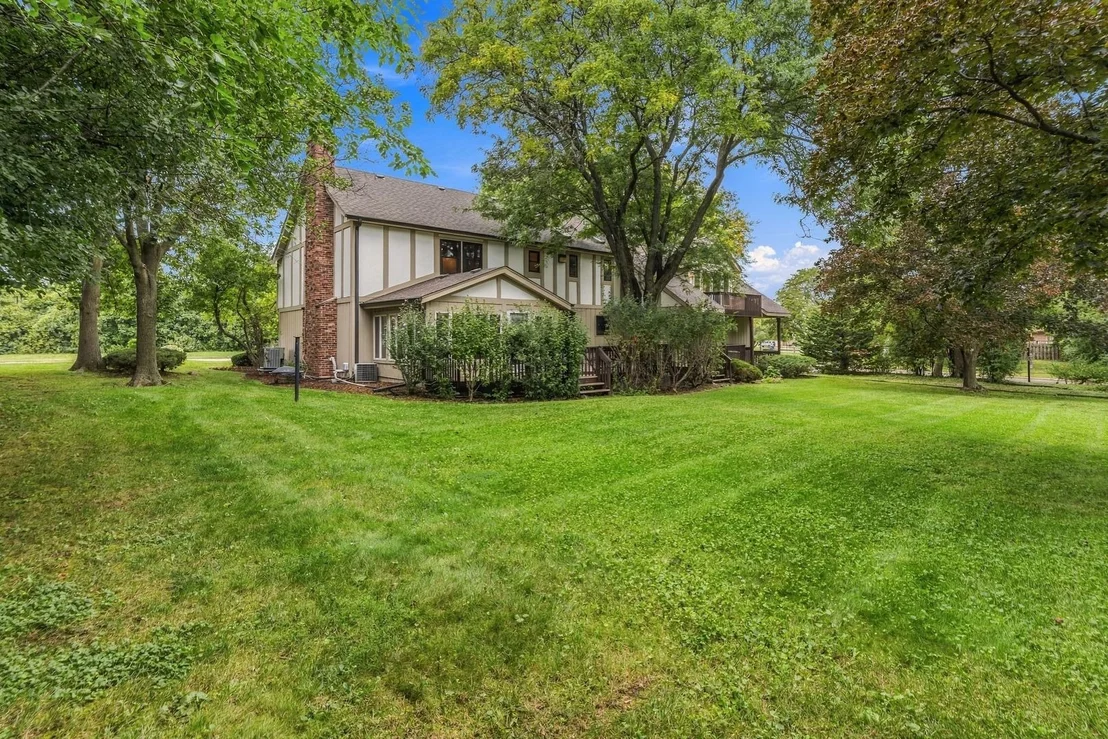 Photo of 1221 W Sable Drive