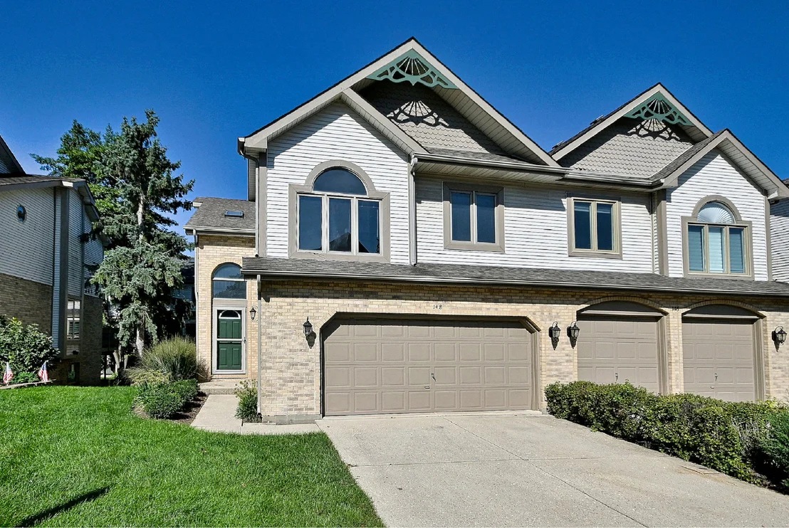 Photo of 148 Schiller Square