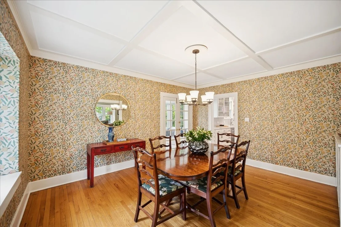 Photo of 972 Elm Street