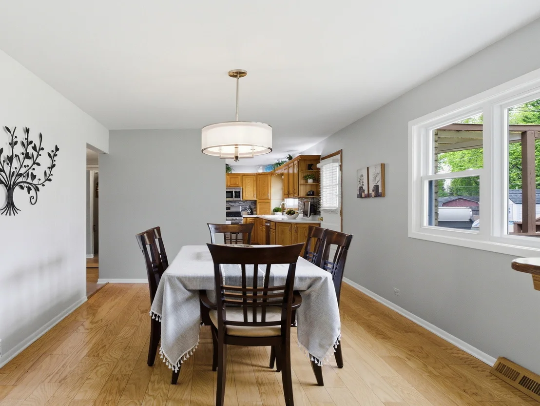 Photo of 237 N Pioneer Drive