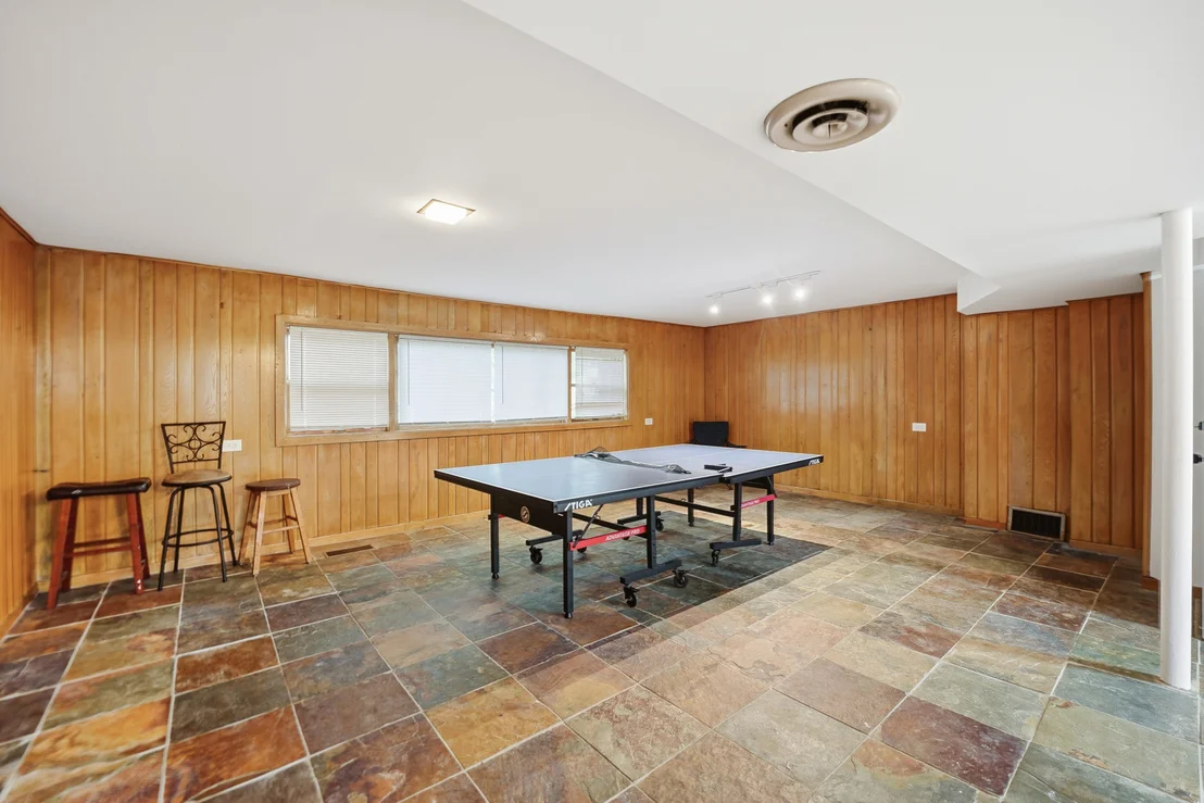 Photo of 2401 Rohlwing Road