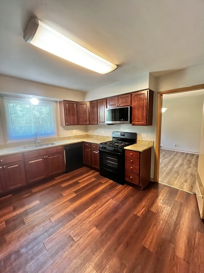 Photo of 2543 Oakwood Drive