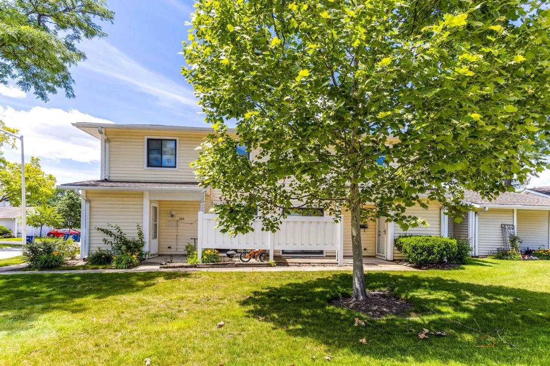 Photo of 325 Bayview Point