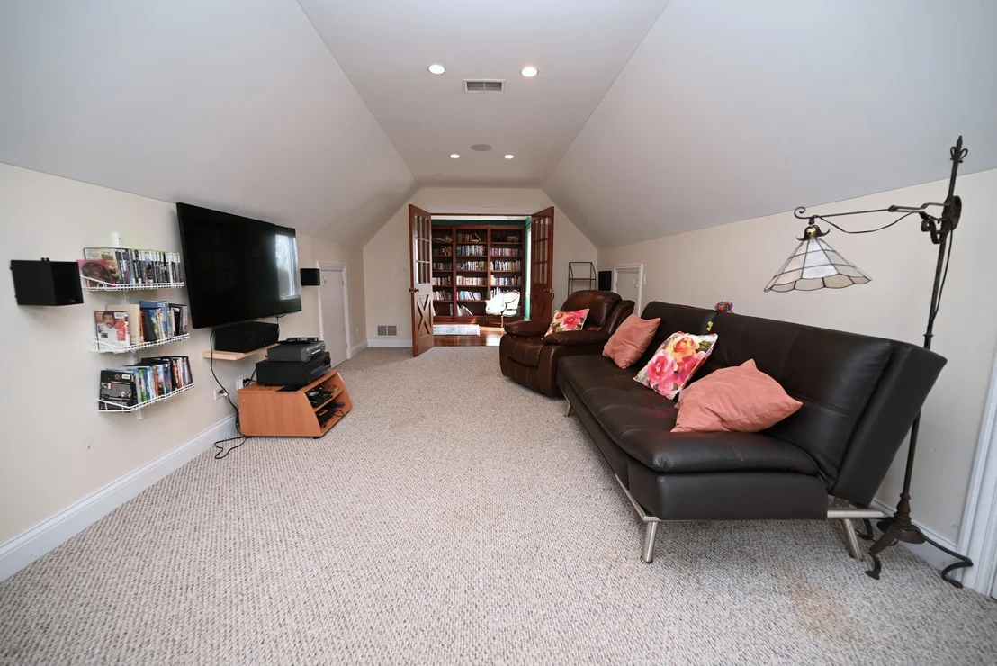 Photo of 175 LAGOON Drive