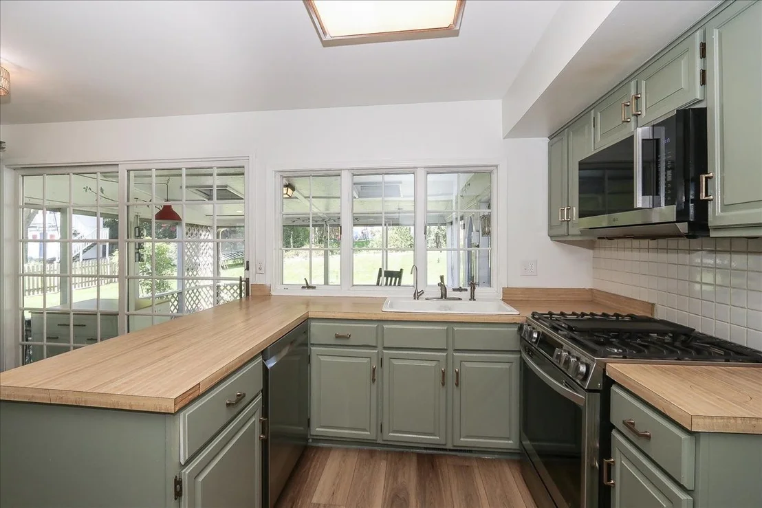 Photo of 316 Ambleside Drive