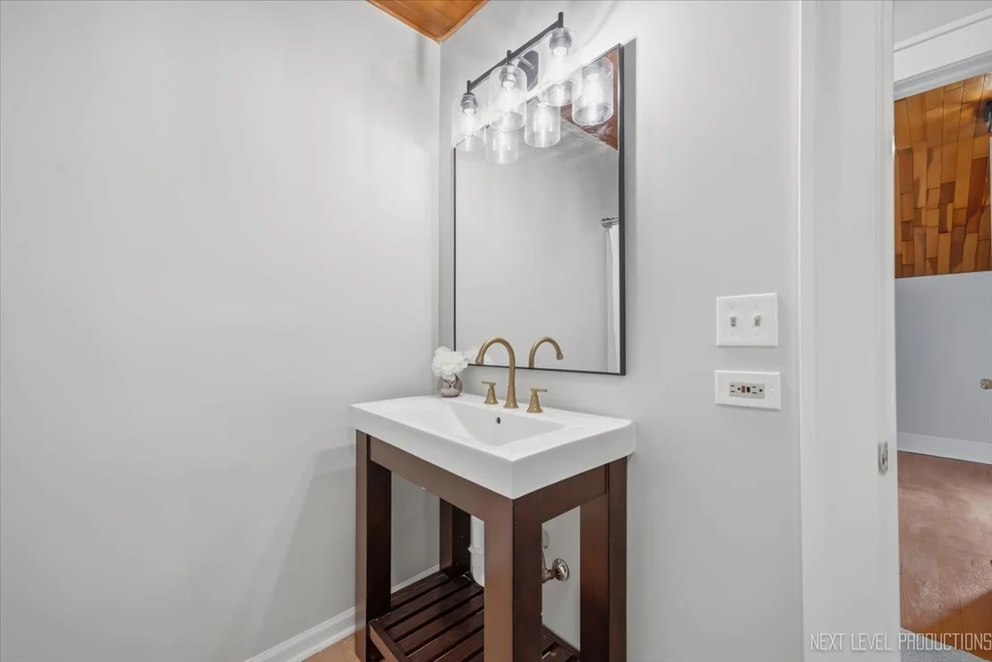 Photo of 32W183 Glos Street