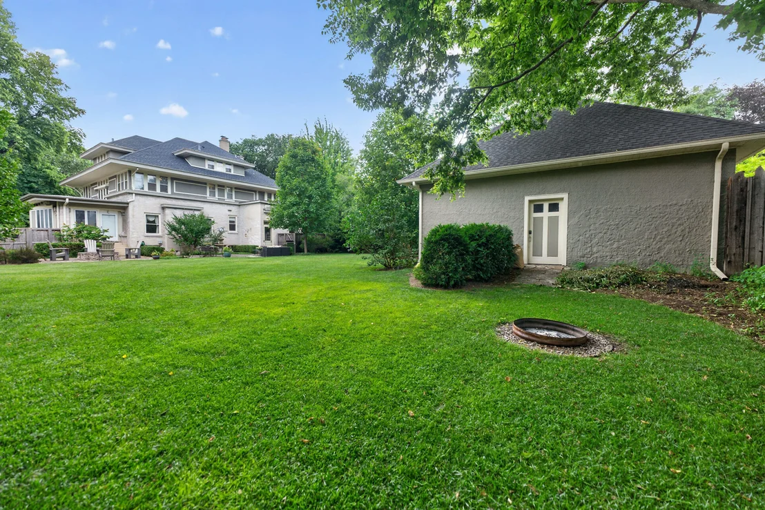 Photo of 729 W Downer Place