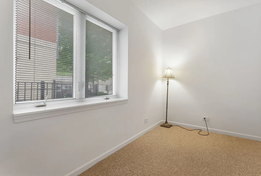 Photo of 2403 W 32nd Place