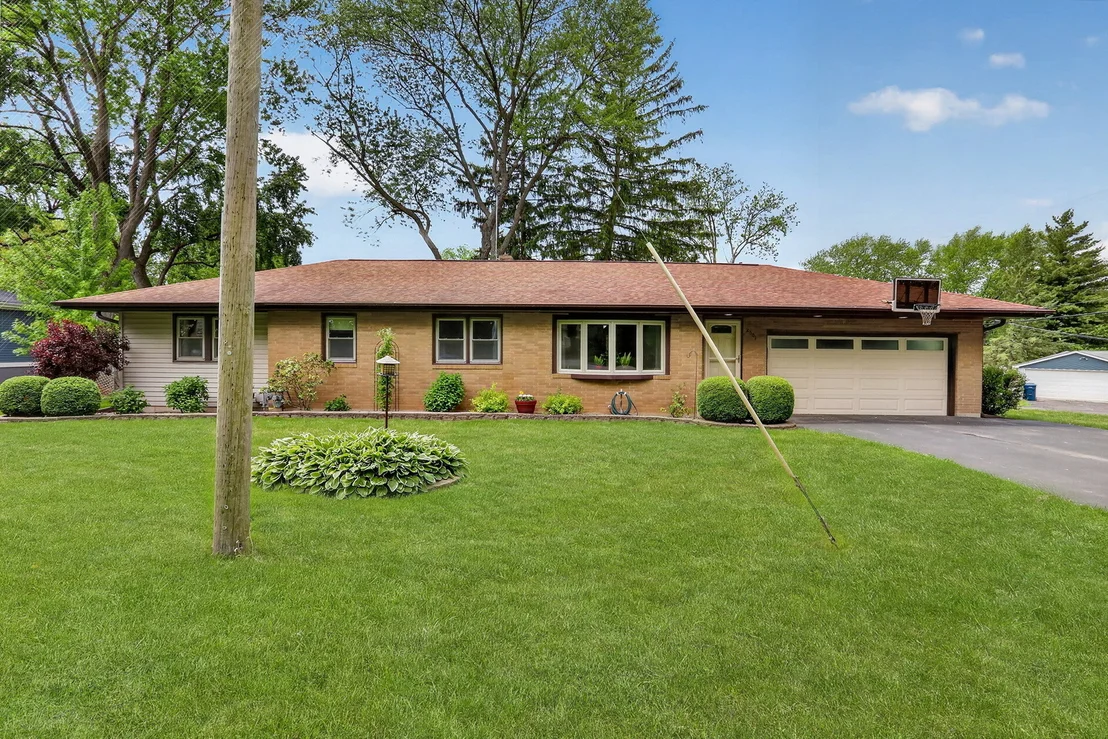 Photo of 2501 S Vaupell Drive
