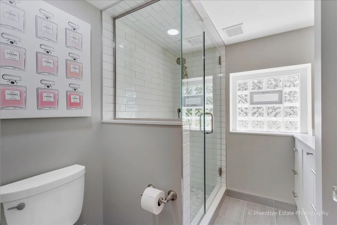 Photo of 331 W Hillside Avenue