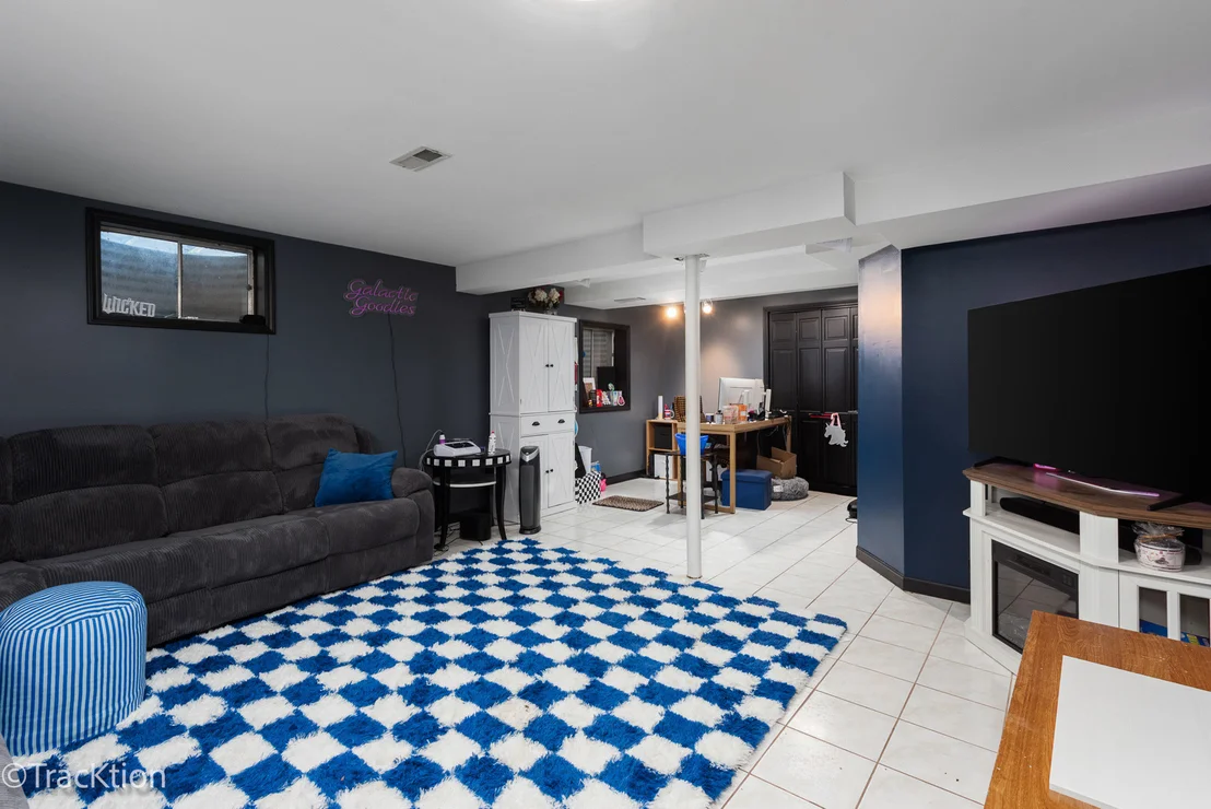 Photo of 360 Lakeview Drive