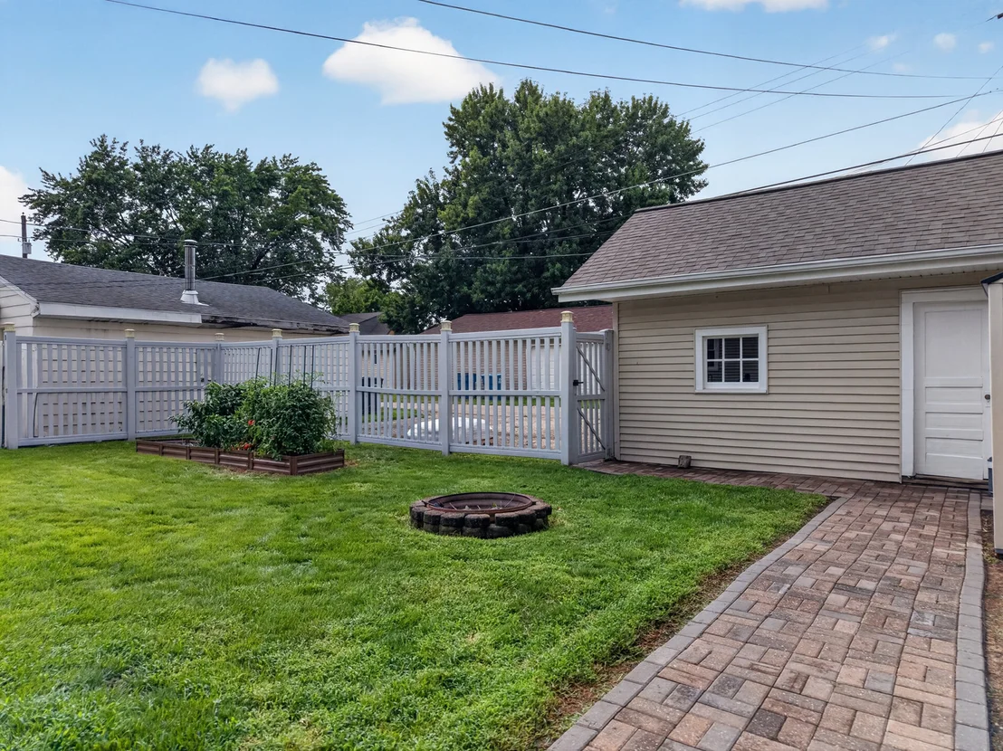 Photo of 1456 Birchlawn Place