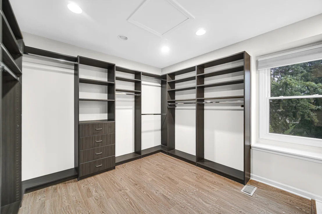 Photo of 910 KNIGHTSBRIDGE Lane