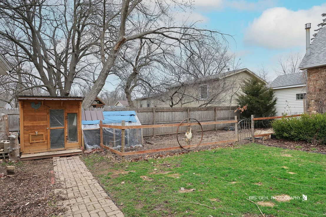 Photo of 35694 N Laurel Avenue