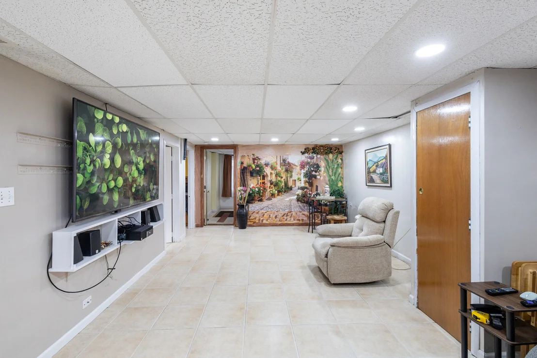 Photo of 2711 Maple Avenue