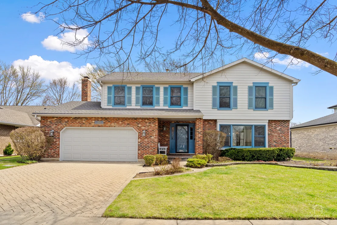 Photo of 225 Fairway Drive