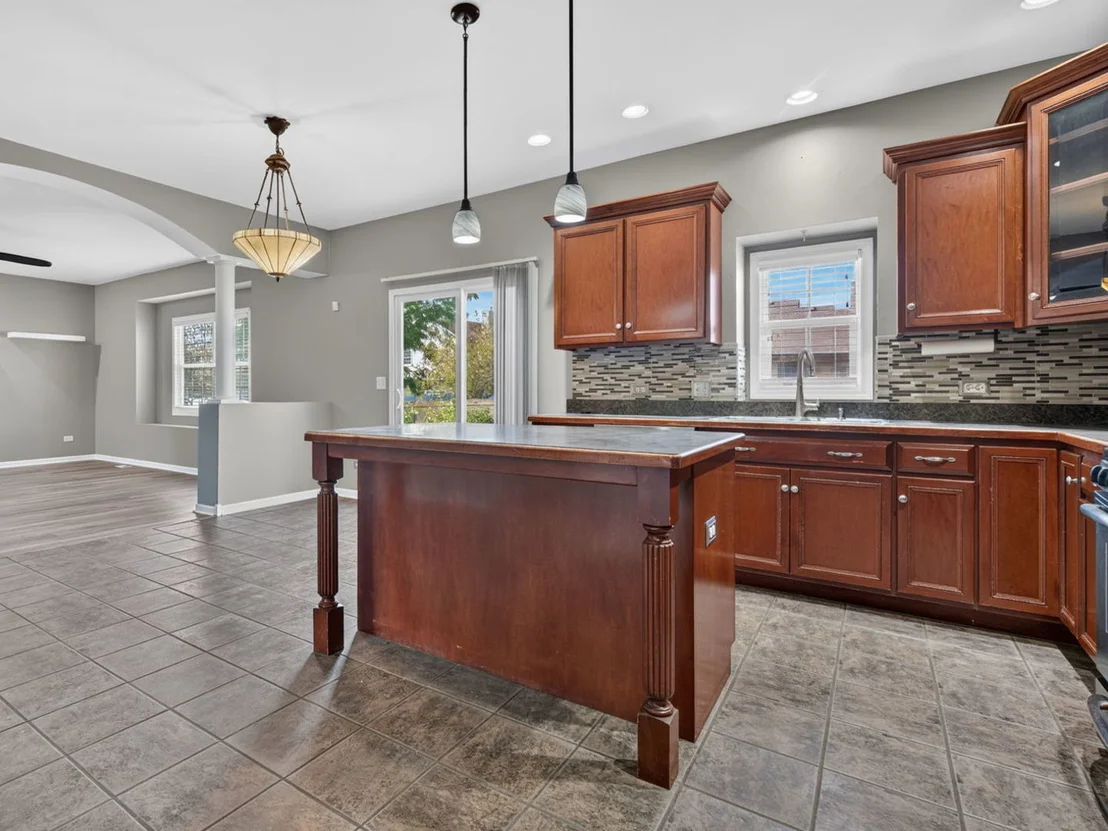 Photo of 1010 Heritage Drive