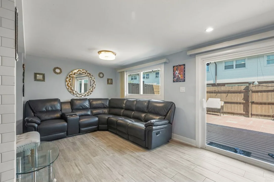 Photo of Unit B at 8914 Robin Drive