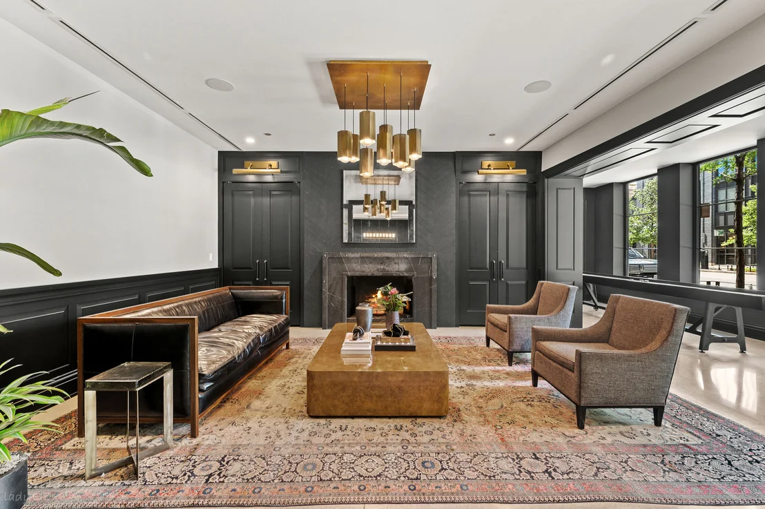 Photo of Unit PH8D at 1109 W Washington Boulevard