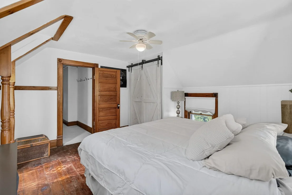 Photo of 105 N Main St