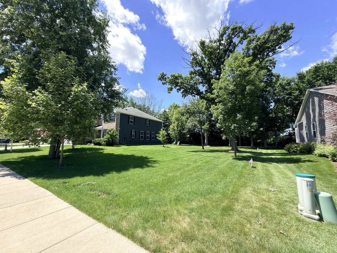 Photo of 1612 Bur Oak Drive
