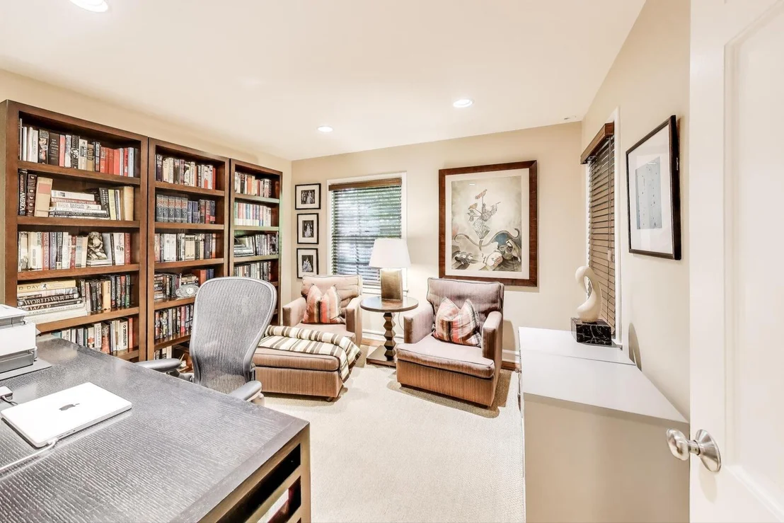 Photo of 1076 Old Elm Lane