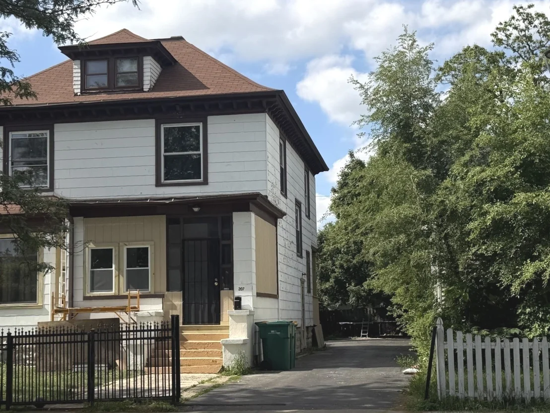 Photo of 207 2nd Avenue