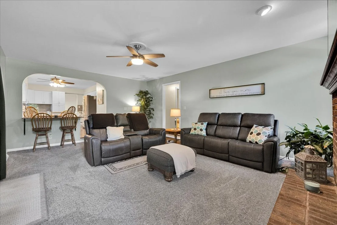 Photo of 41W210 Mare Lane