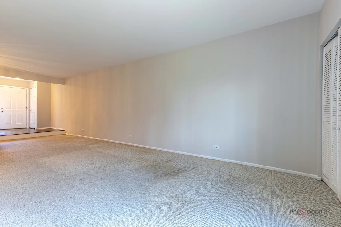 Photo of 1090 Pine Tree Circle N