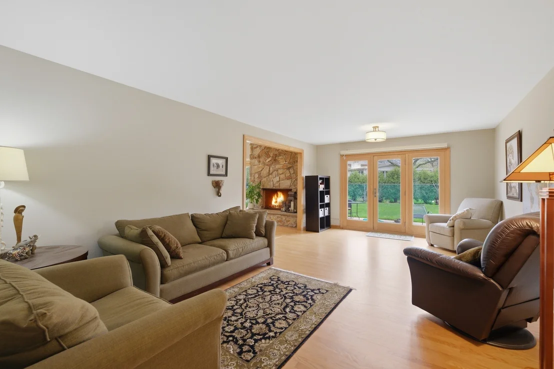 Photo of 955 Summit Drive
