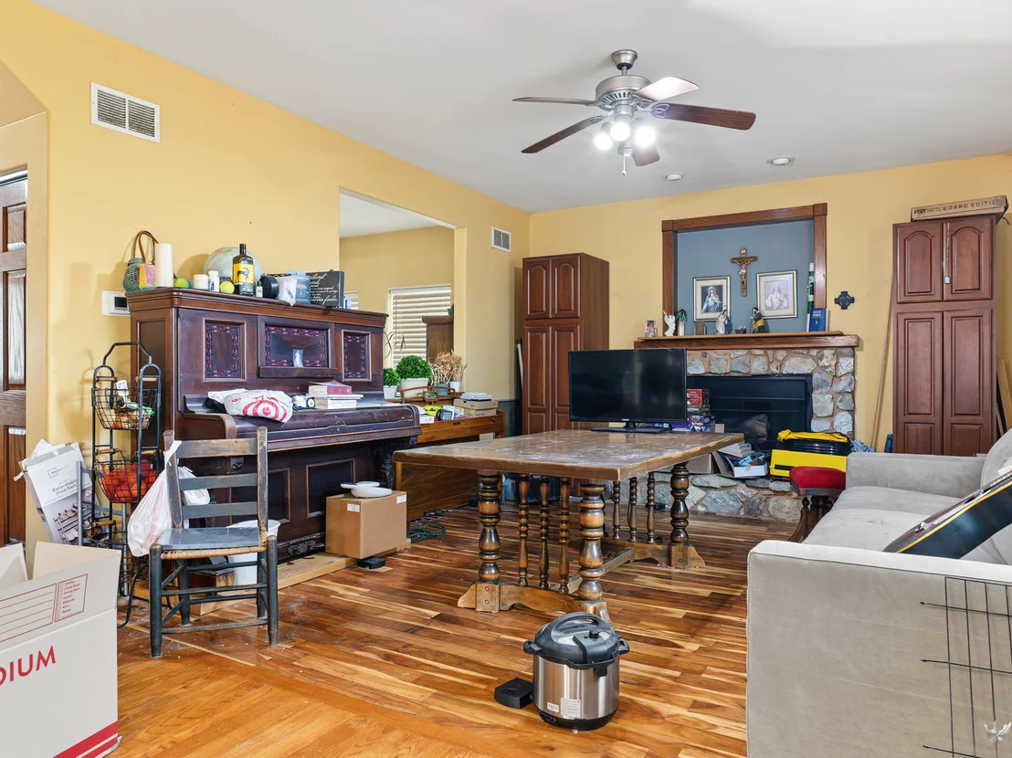 Photo of 2265 N 3409th Road