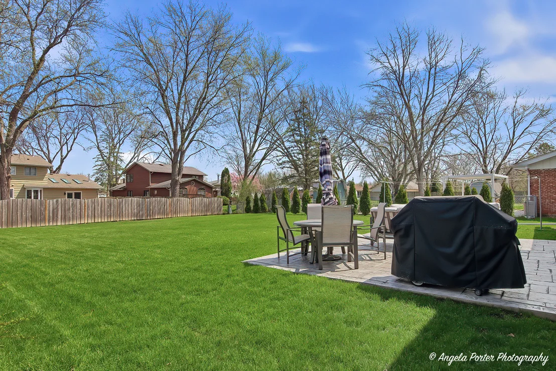 Photo of 412 Surrey Lane
